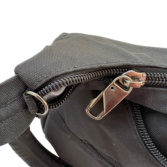 Tracker Anti Theft Crossbody Bag Travel Black 12" x 10" x 4.5 RFID slot - Picture 6 of 9